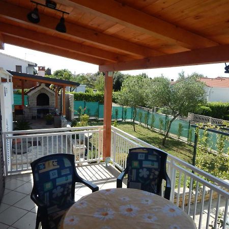 Apartman Duje Petrčane Kültér fotó