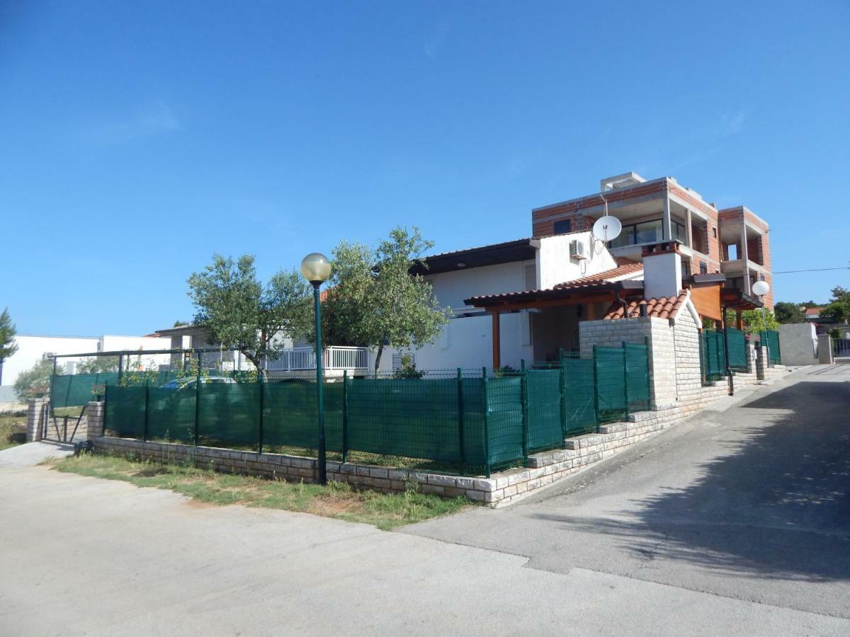Apartman Duje Petrčane Kültér fotó