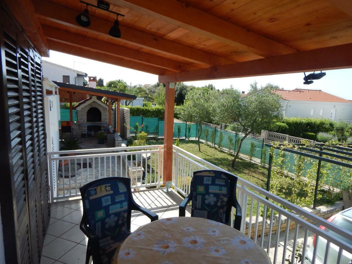 Apartman Duje Petrčane Kültér fotó
