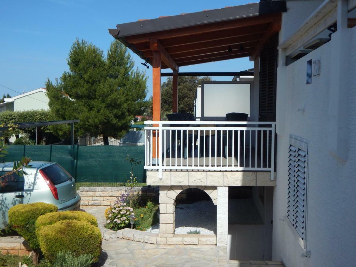 Apartman Duje Petrčane Kültér fotó