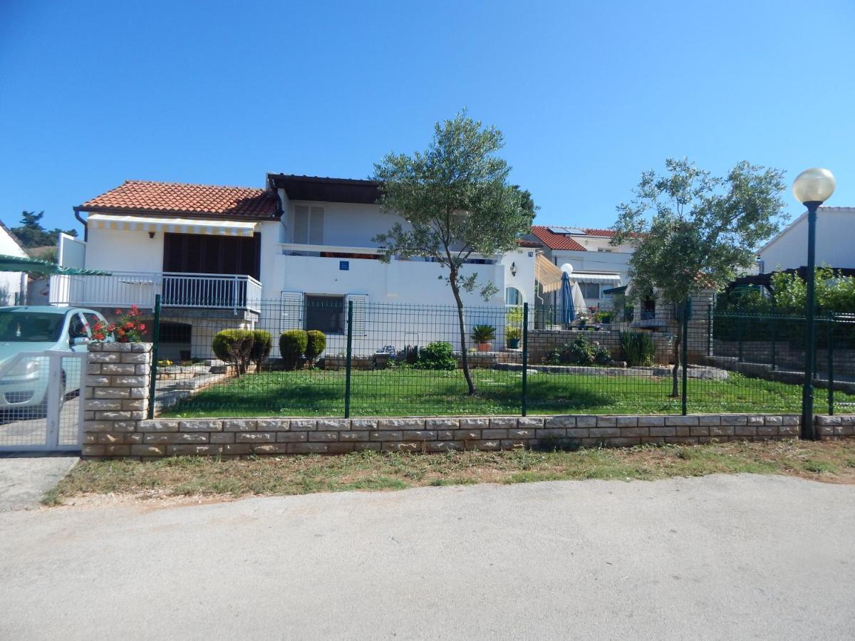 Apartman Duje Petrčane Kültér fotó