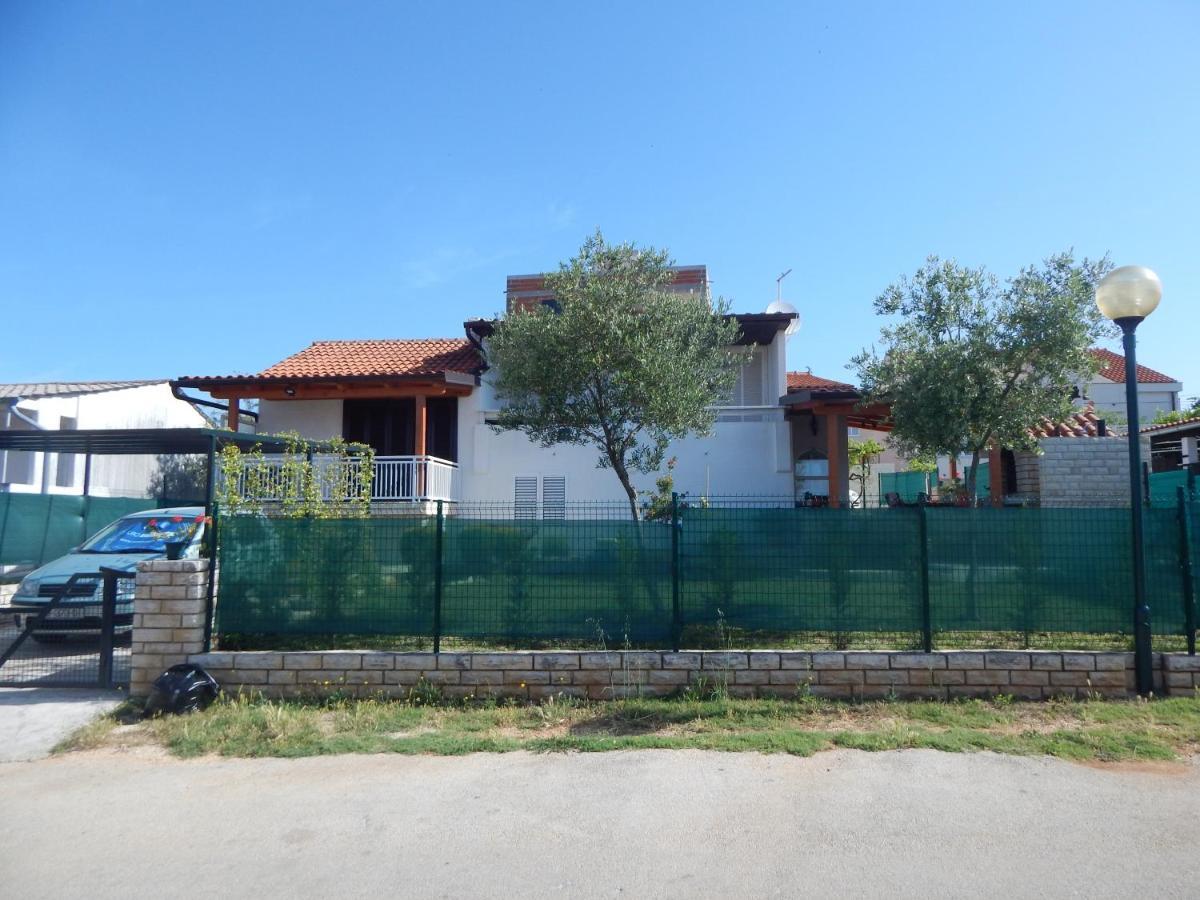 Apartman Duje Petrčane Kültér fotó